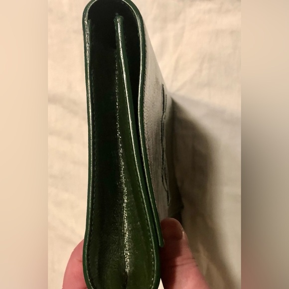 ๐ด๐คฉ*WT* YVES SAINT LAURENT BELLE DE JOUR EMERALD GREEN PATENT CLUTCH!๐ - Picture 8 of 15